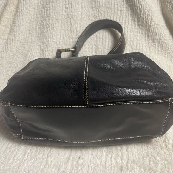 Wilson leather Black Leather Hobo Bag stitching accents & antique tone hardwares - Picture 8 of 14